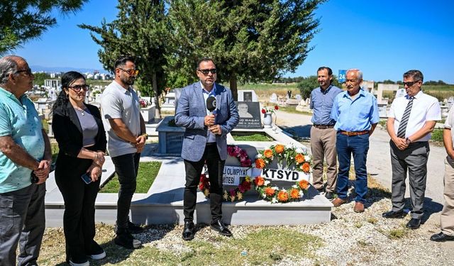 Spor yazarı Omaç Başat kabri başında anıldı
