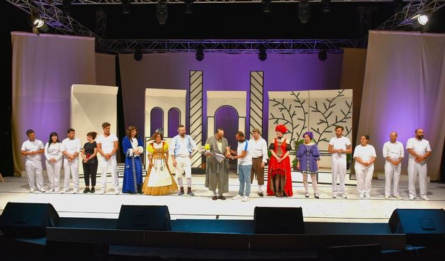 '22. Kıbrıs Tiyatro Festivali', Huysuz oyunu ile final yaptı