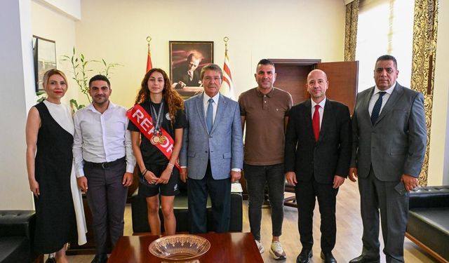 Başbakan Üstel, milli atlet Ada Kafa'yı kabul etti