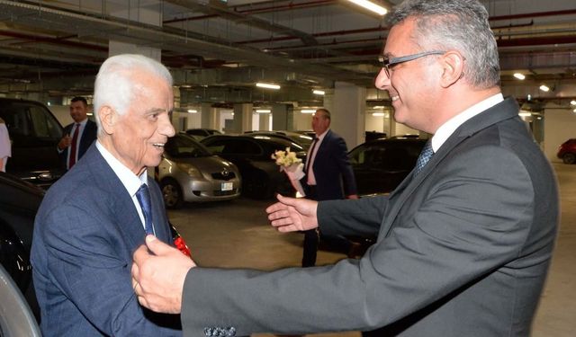 Cumhurbaşkanı Erhürman ve eşi, 3. Cumhurbaşkanı Eroğlu ve eşiyle görüştü