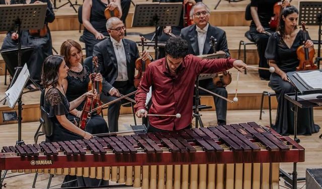 Efe Sağıroğluları Almanya'daki 'Uluslararası Donaufest Marimba Yarışması'nda birincilik kazandı