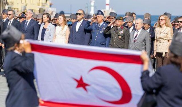Kıbrıs Barış Harekâtı'nın 52. yıl dönümü İzmir'de törenle kutlandı
