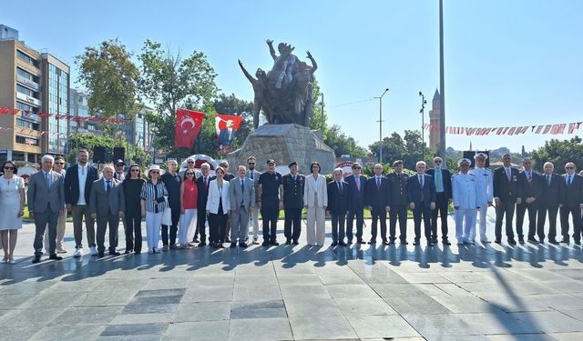 KKTC'nin Barış ve Özgürlük Bayramı Antalya'da törenle kutlandı