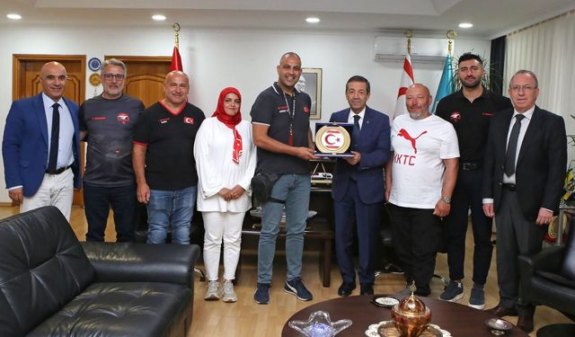 Dışişleri Bakanı Ertuğruloğlu, T-Bikers heyetini kabul etti