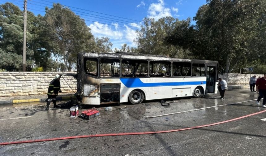 Lefkoşa’da otobüs yandı