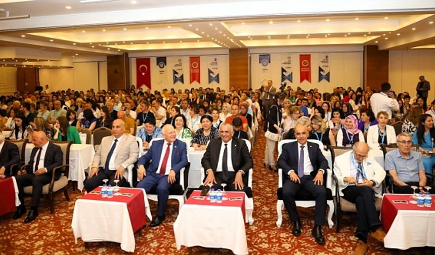 Çavuşoğlu, Antalya’da düzenlenen 15’inci Uluslararası Eğitim Yönetimi Forumu’na katıldı