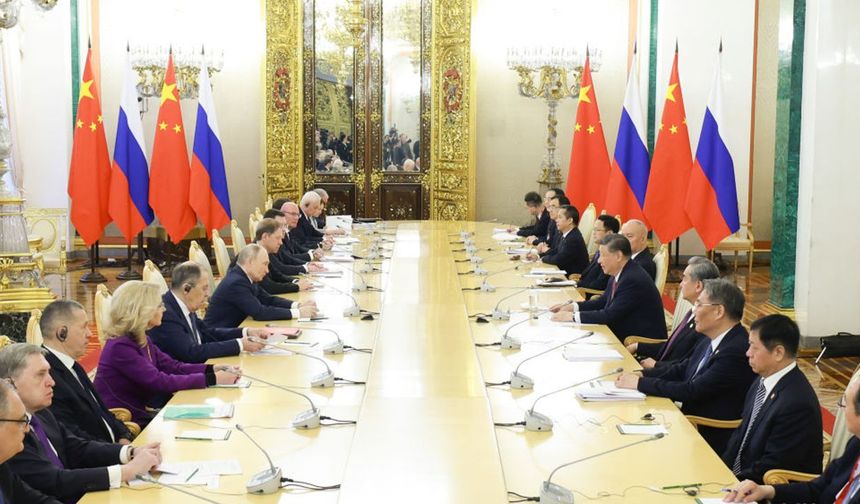 Putin ve Şi, Moskova'da buluştu