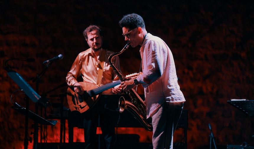 "Mehmet Ali Sanlıkol Quintet" Othello Kalesi’nde sahne aldı
