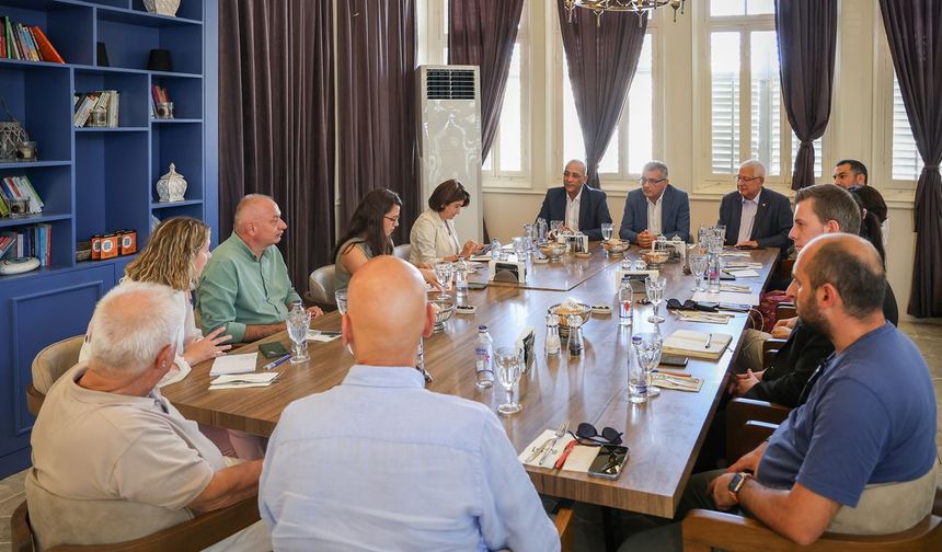 CTP Genel Başkanı ve Cumhurbaşkanı adayı Erhürman, Türkiye’den gelen gazetecilerle bir araya geldi