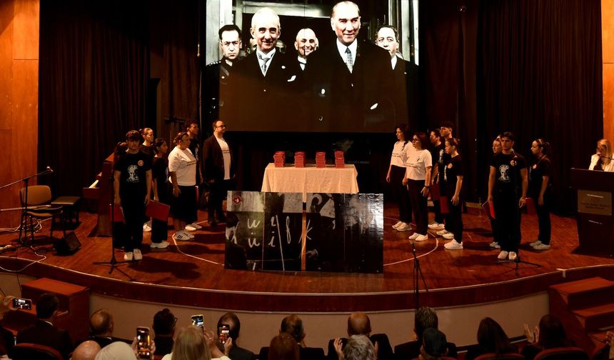 24 Kasım Öğretmenler Günü AKM'de gerçekleştirilen törenle kutlandı