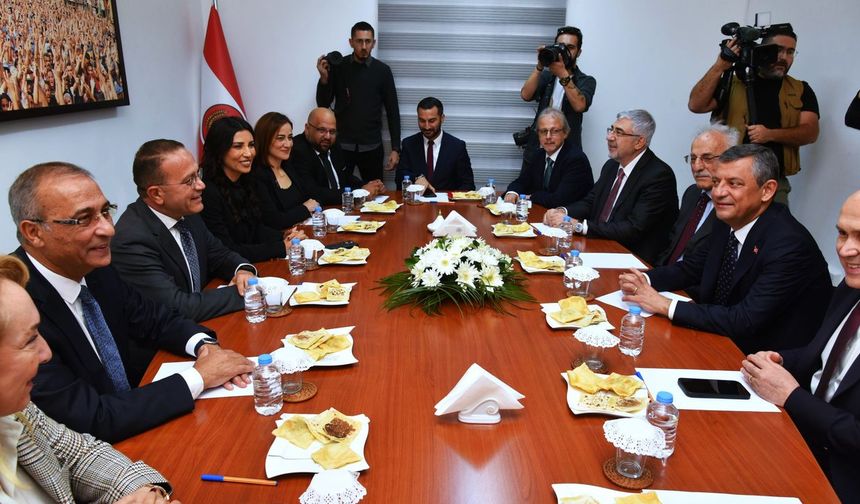 CHP Genel Başkanı Özgür Özel, CTP'yi ziyaret etti