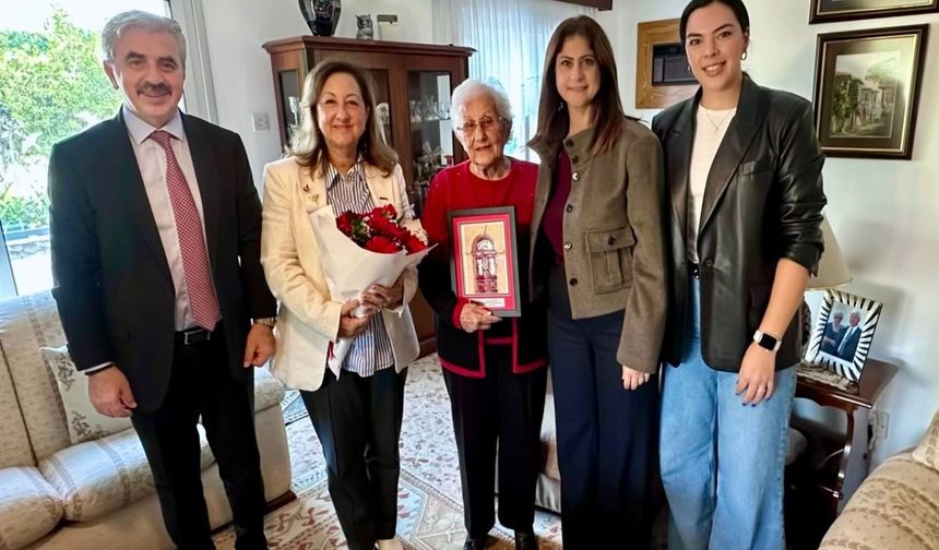 Telsim, Öğretmenler Günü dolayısıyla emekli öğretmenleri ziyaret etti