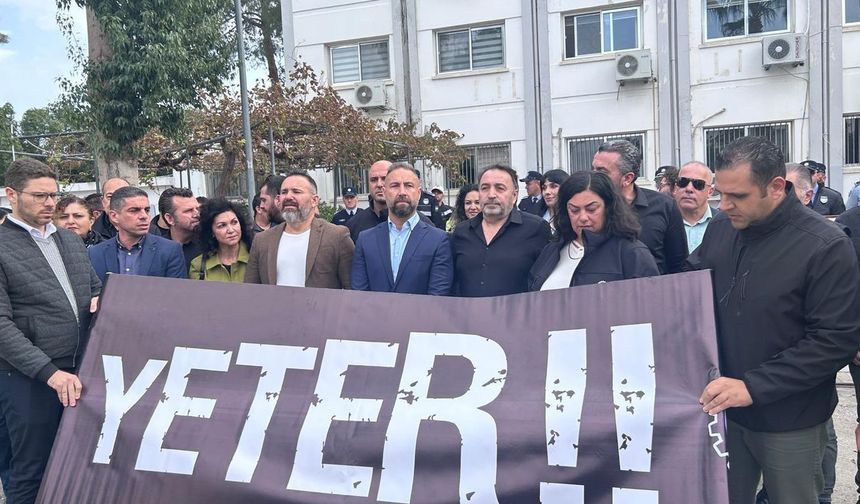 Kamuda örgütlü 5 sendika Maliye Bakanlığı önünde eylem yaptı