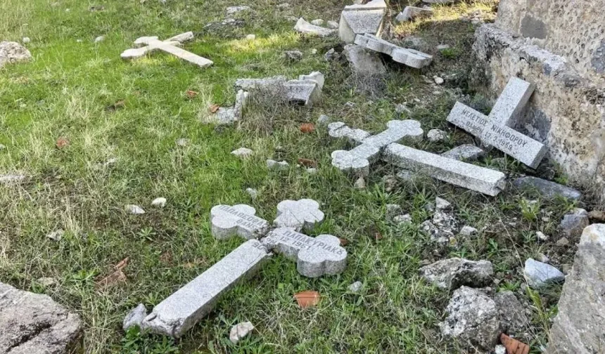 Lapta'daki tarihi Rum mezarlığı harabe halde