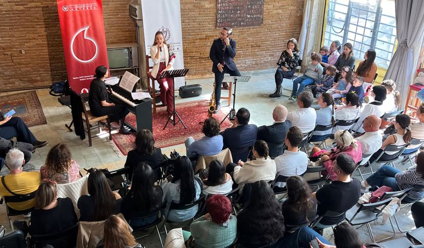 'Opera & Bale Sokakta: Sesin Yolculuğu' anlatımlı konser serisinin ilki gerçekleştirildi