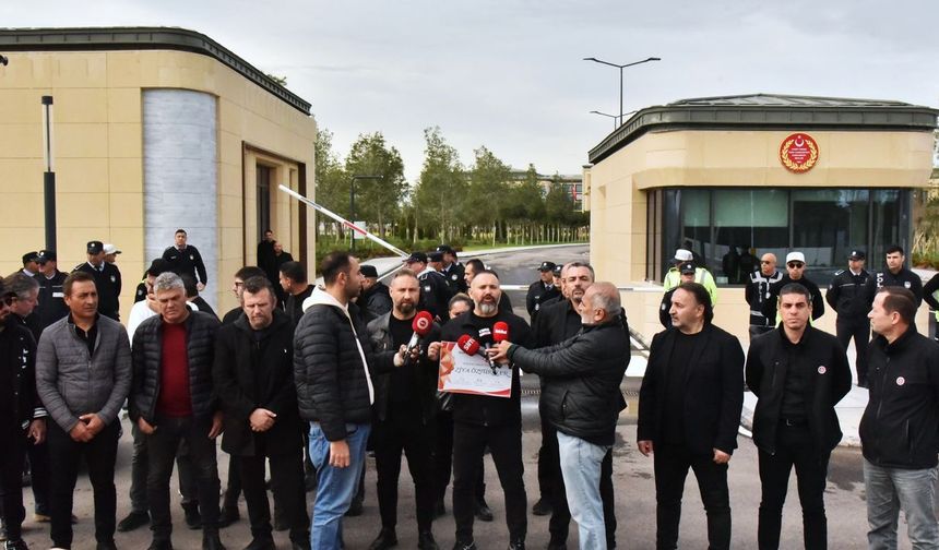 Kamuda yetkili beş sendikadan Meclis önünde eylem