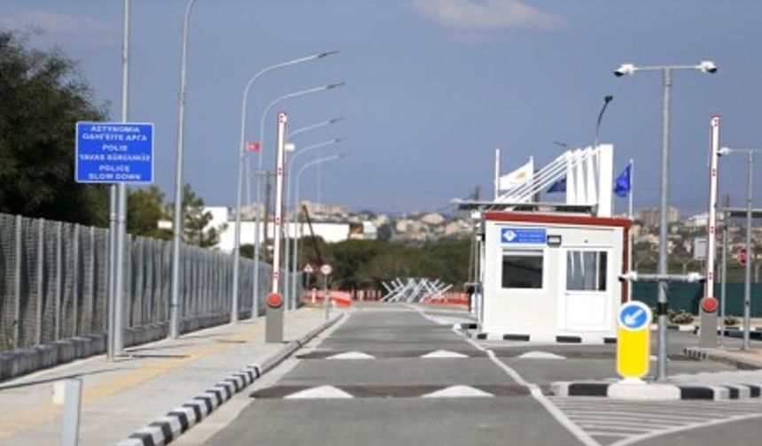 Suriyelilerin Güney Kıbrıs'tan sınır dışı edilmesi için yol açıldı