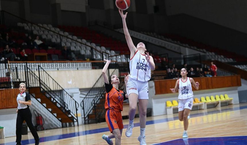 Basketbolda Gençler Parkede