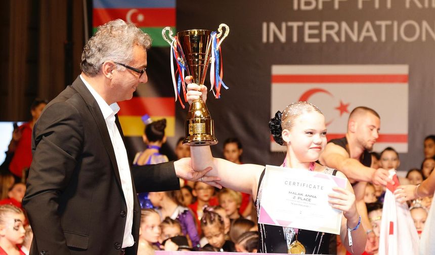 Cumhurbaşkanı Erhürman, IBFF FIT Kids Avrupa Şampiyonası'nda ödülleri takdim etti