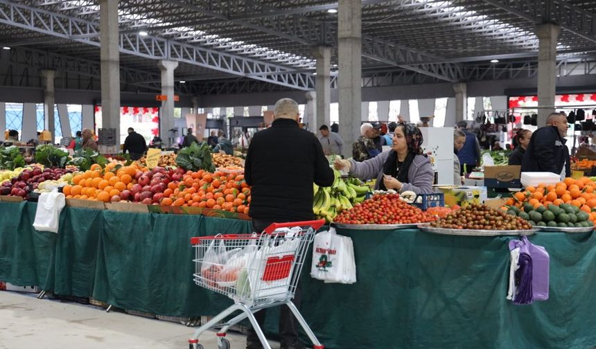 İskele Belediyesi Kapalı Pazar Yeri ve Terminal Alanı törenle açıldı
