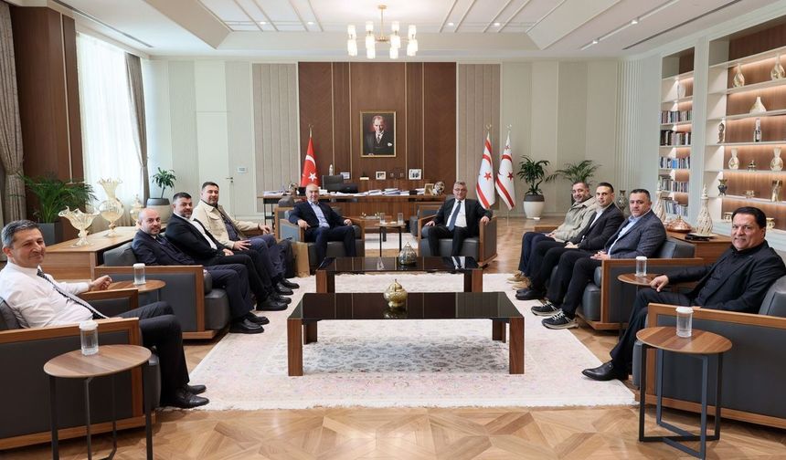 Cumhurbaşkanı Erhürman, KTFF başkanı ve yönetim kurulu üyelerini kabul etti