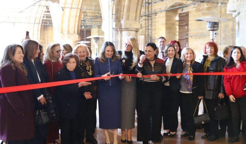 'Cumhuriyetin Hatıra Defteri Kadınlar Sergisi', Lefkoşa Bedesten'de açıldı