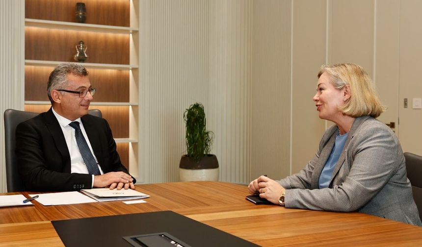 Erhürman, Finlandiya Büyükelçisi'ni kabul etti