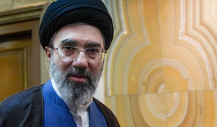 Hamaney ailesinin servetinin idaresinden sorumlu kişi 'Kıbrıs Cumhuriyeti' vatandaşı iddiası