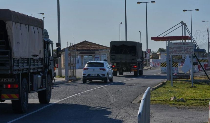 Hava sahasında 2 İHA tespit edildi...Baf Havalimanı ve tüm İngiliz üslerinin boşaltılması emri verildi