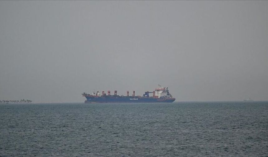 İran, Hürmüz Boğazı'nda 'uyarıları dikkate almayan' 10 petrol tankerini vurduğunu duyurdu