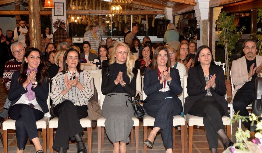 Nilden Bektaş Erhürman 'Kadın Sağlığı ve Okuryazarlığı Paneli'ne katıldı