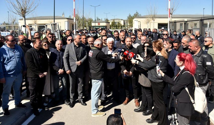 Sendikalar Meclis önünde açıklama yaptı: 'Yasa gücünde kararnameye tenezzül ederlerse kendileri bilir, cevabını alacakl