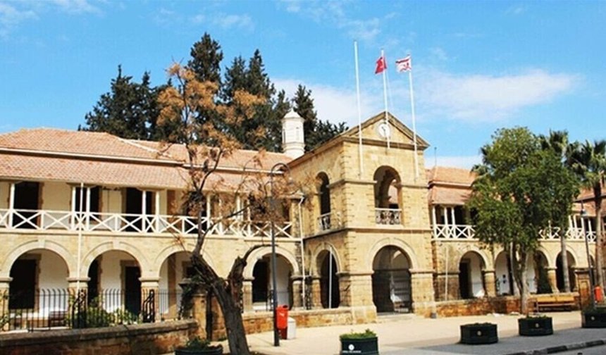 Anayasa Mahkemesi'nden karar: 90 gün içinde yasalaşmayan kararnameler geçersiz