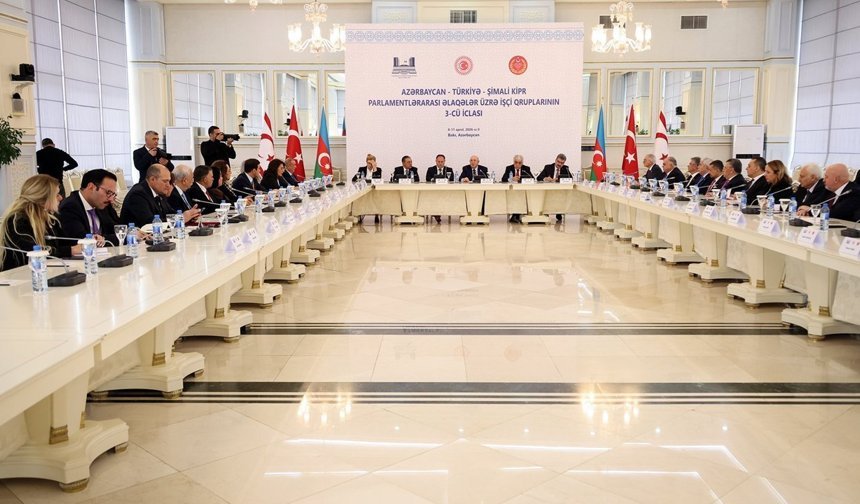 Bakü'de dostluk grupları arasında toplantı yapıldı: