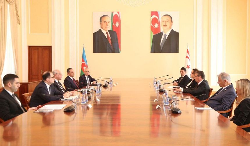 Başbakan Üstel, Bakü'de Azerbaycan Başbakanı Asadov ile görüştü