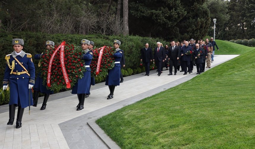 Cumhuriyet Meclisi heyeti Bakü'de ziyaretlerde bulundu