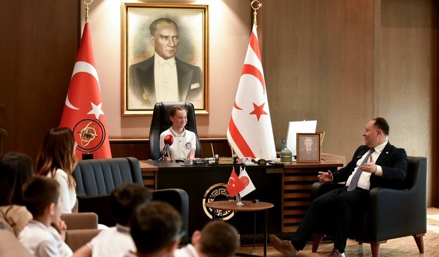 Öztürkler, makamını Şht. Yalçın İlkokulu öğrencisi Rana Dalay'a devretti