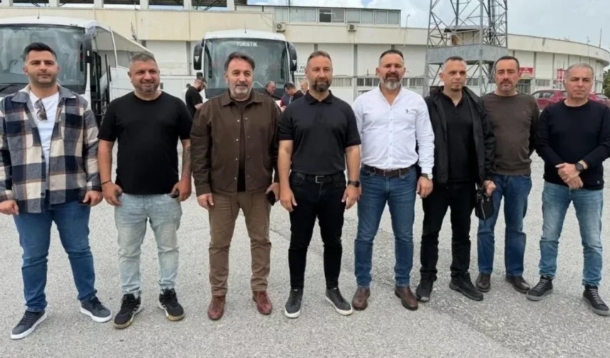 Sendikalar Üstel'in evi yerine Girne Kordonboyu'nda basın açıklaması yaptı