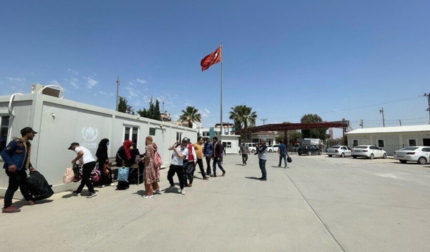 Türkiye'de geçici koruma altındaki Suriyeli sayısı 2 milyon 296 bin