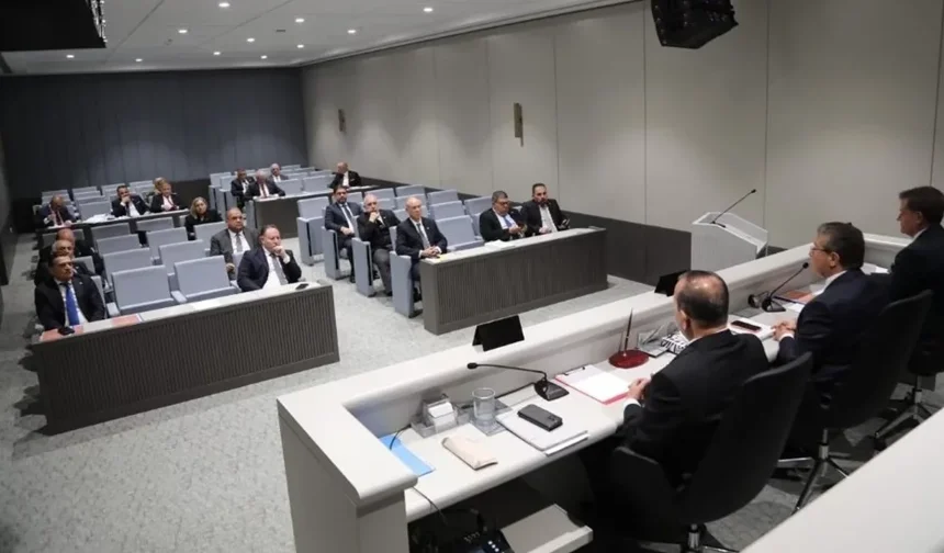 UBP Grup Toplantısından Geri Adım - HP Yasası Komiteye Çekiliyor