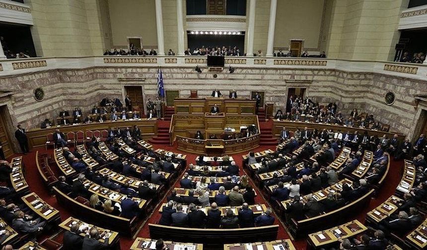 Yunanistan'da yolsuzluk soruşturması nedeniyle kabine değişikliği yapıldı