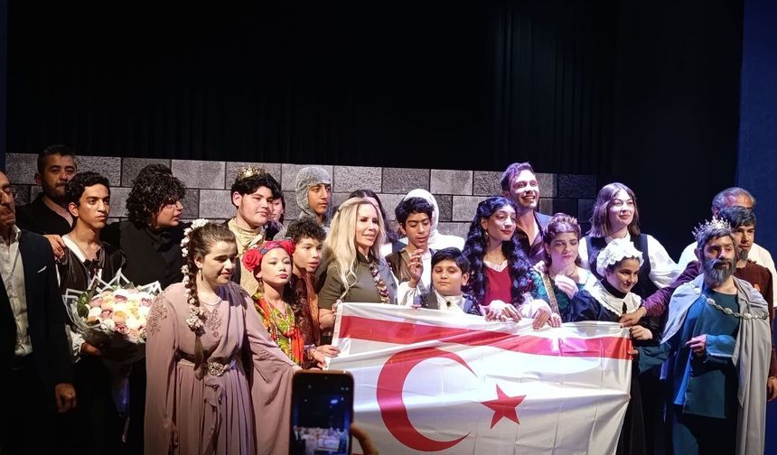'Kafkas Tebeşir Dairesi' oyunu sahnelendi
