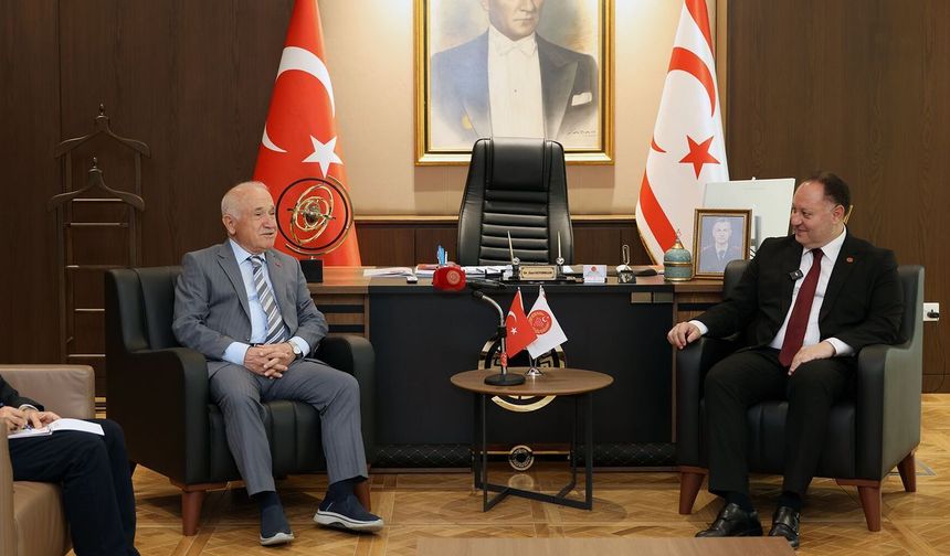Öztürkler: 'Rumlar milli gelirini refah yerine silaha harcıyor'