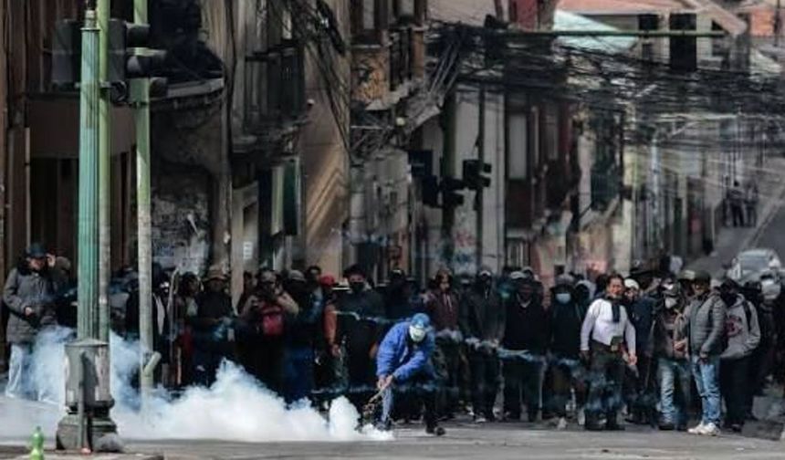 Bolivya Devlet Başkanı Rodrigo Paz, ülkede olağanüstü hal ilan etti