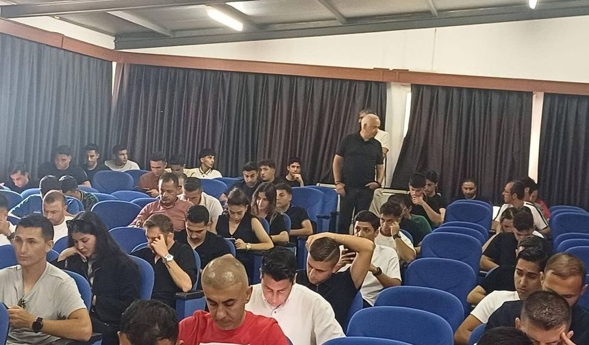 Hakemler yazılıda terledi