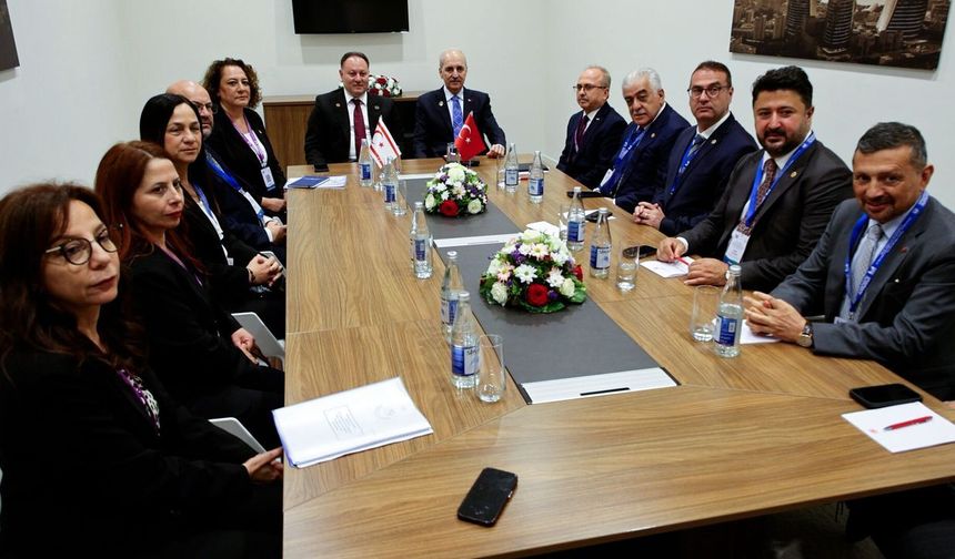 Meclis Başkanı Öztürkler, Bakü'de TBMM Başkanı Kurtulmuş ile görüştü