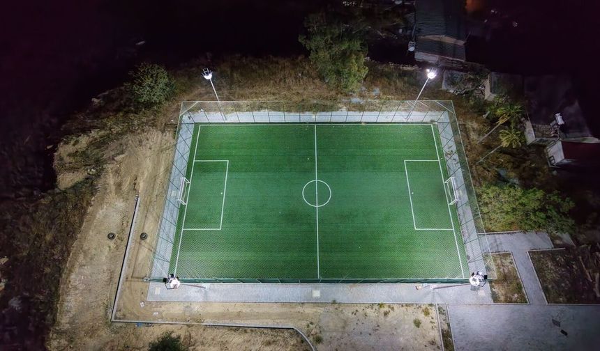 Tuzluca halı sahası ışıklandırıldı