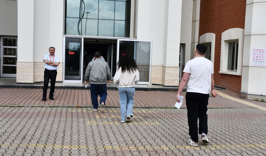 YKS'nin ilk oturumu TYT başladı