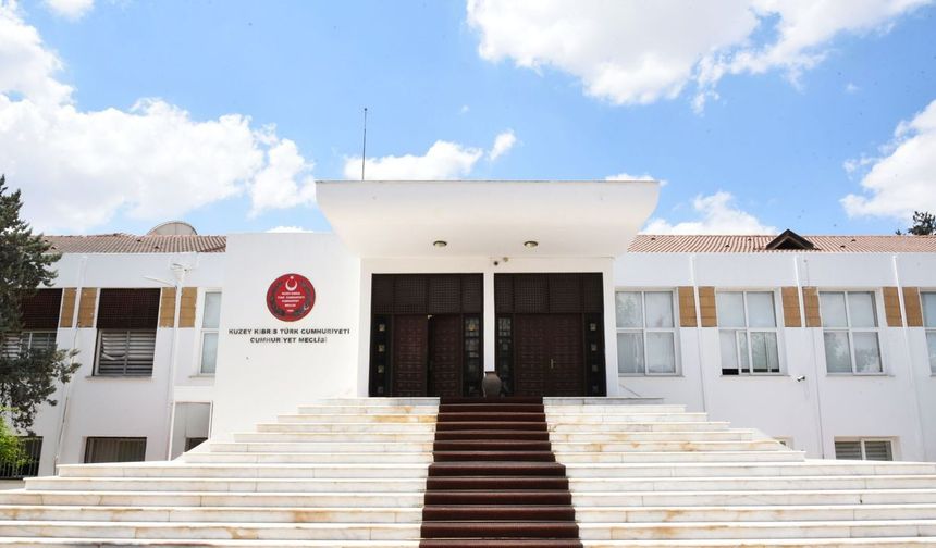 Başbakanlığa bağlı bazı kurumlar eski Meclis binasına taşınıyor