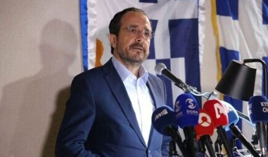 Hristodulidis, BM Genel Sekreterinin adaya gelişinden önce siyasi parti başkanlarıyla bir araya gelecek